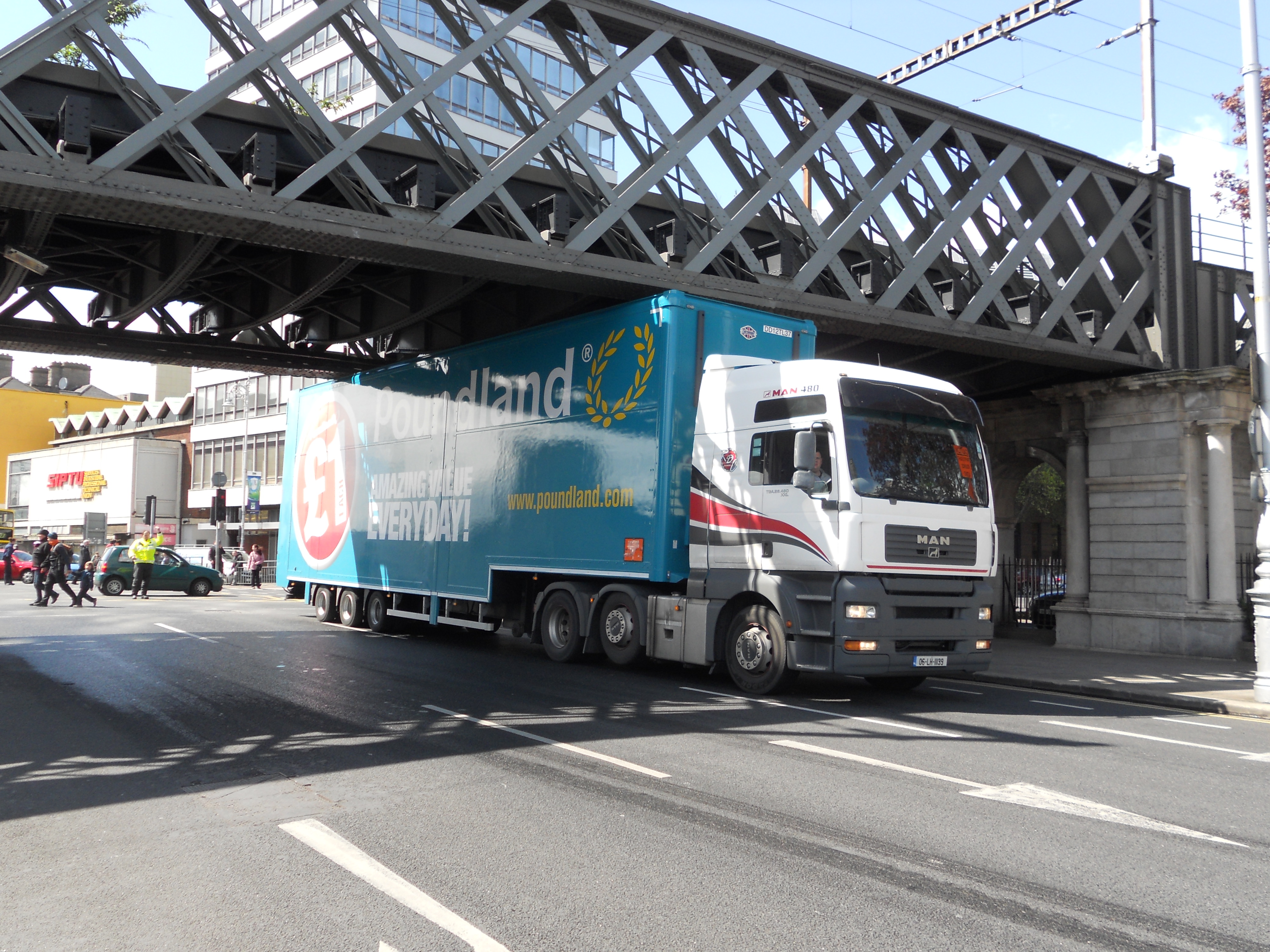 Lorry hitting railway bridge