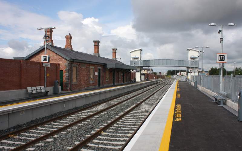 Mainistir na Corann station